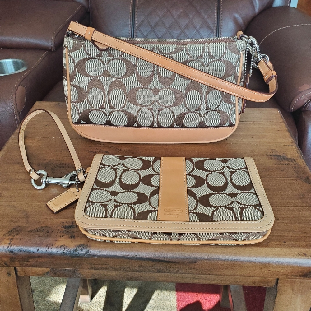 Coach Y2K Shoulder bag and Coach signature wristlet lot EUC